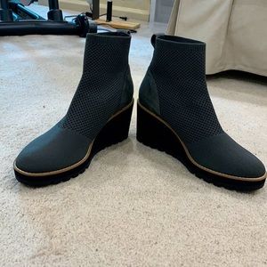Eileen Fisher Amos Knit Wedge Booties! The boots are gray and brand new, no box.